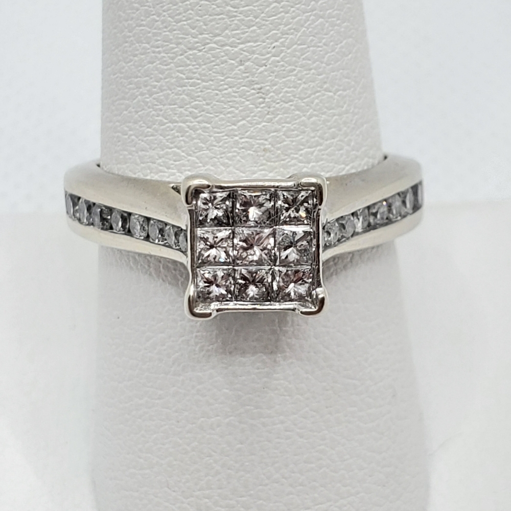 Beautiful 💕 1 carat diamond ring